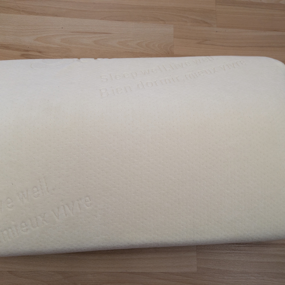 Pillow Memory Luxurious Cream Pillow for Restful Sleep